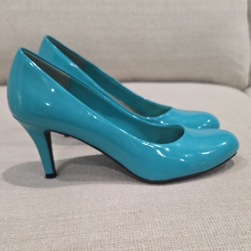 Comfort Plus by Predictions Teal Heels - Picture 5 of 6